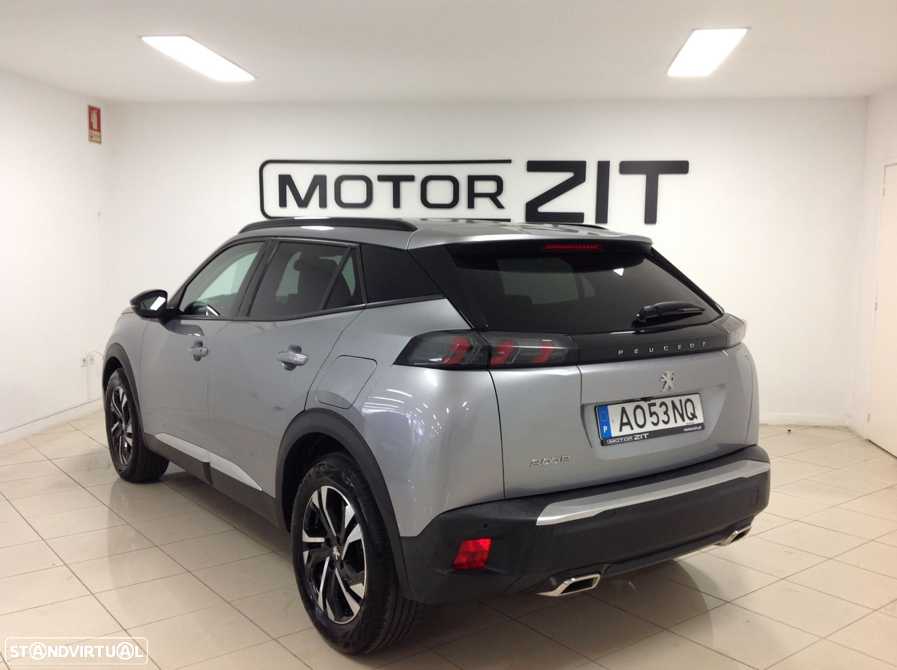 Peugeot 2008 1.2 PureTech Allure EAT8 - 10