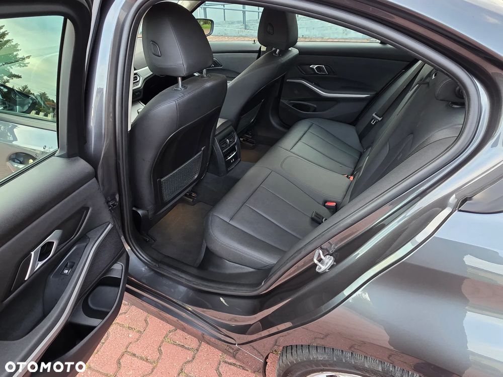 BMW Seria 3 320d MHEV Advantage - 23