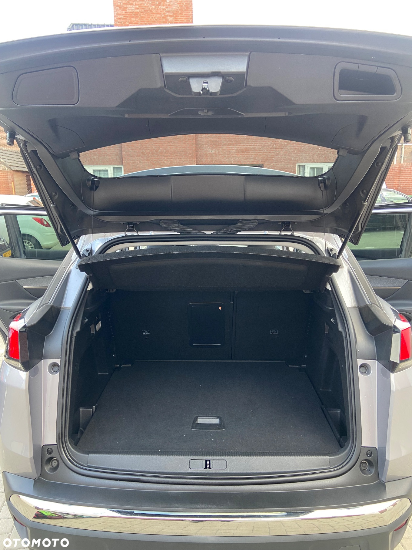 Peugeot 3008 1.2 PureTech GPF Active S&S EAT8 - 7