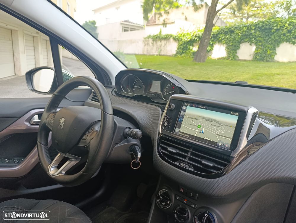 Peugeot 2008 1.2 PureTech Style - 13