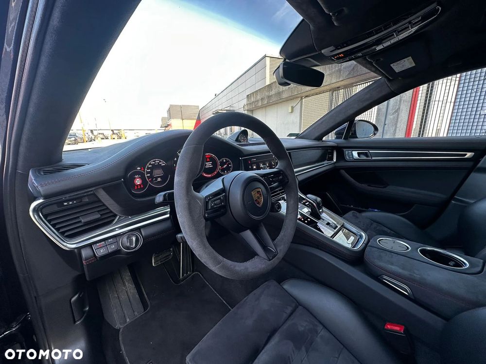 Porsche Panamera - 25