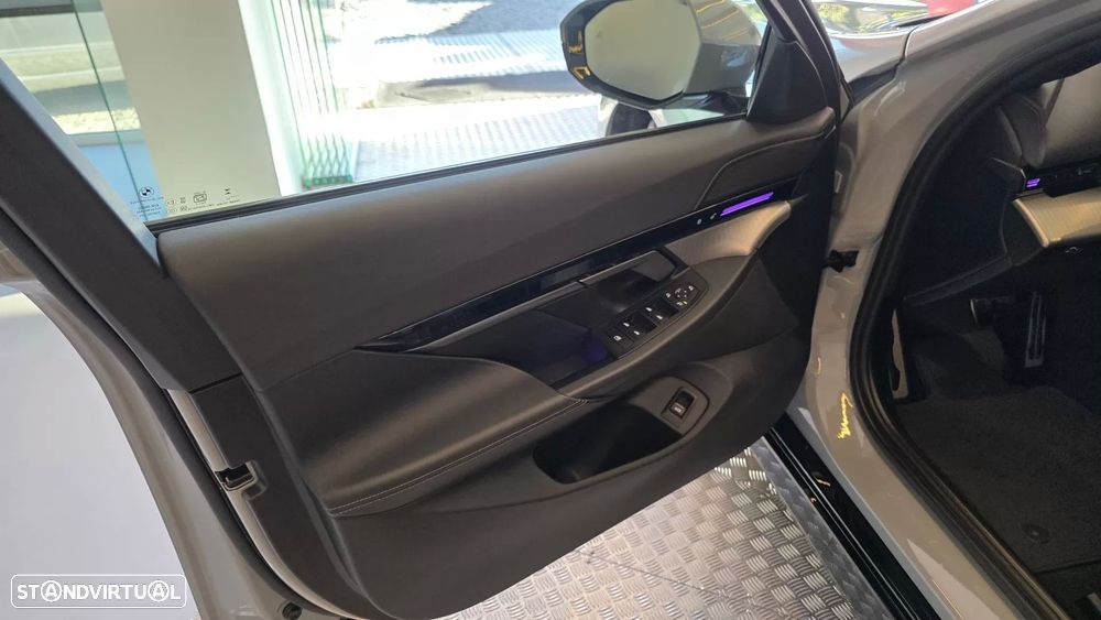 BMW 520 d Pack Desportivo M - 34