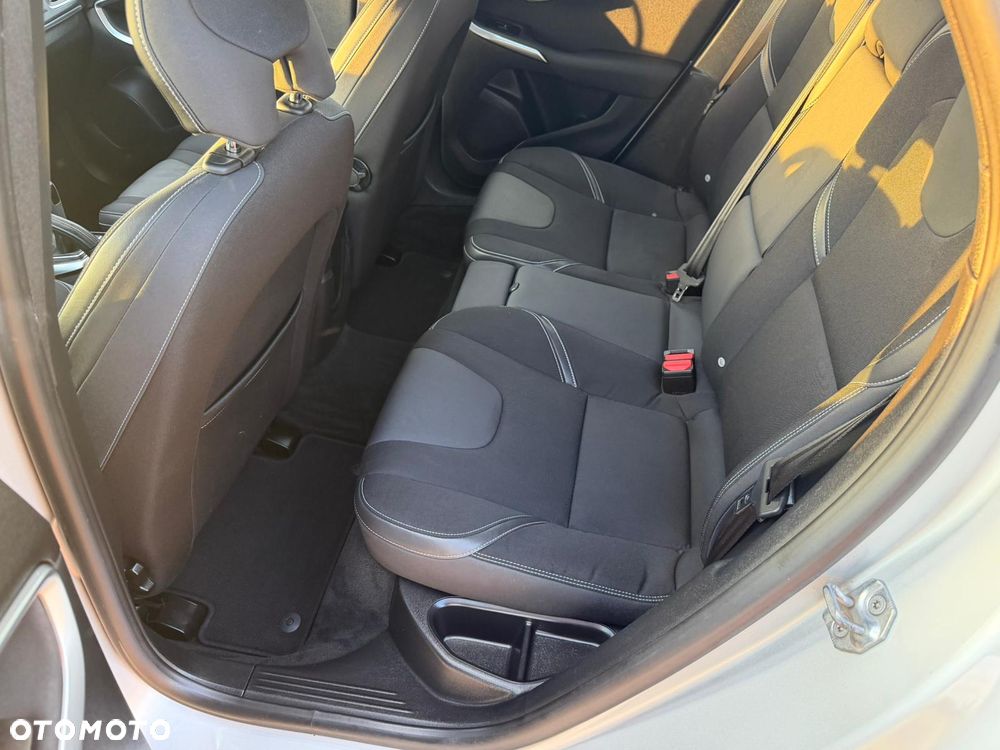 Volvo V40 D2 Drive-E Momentum - 27