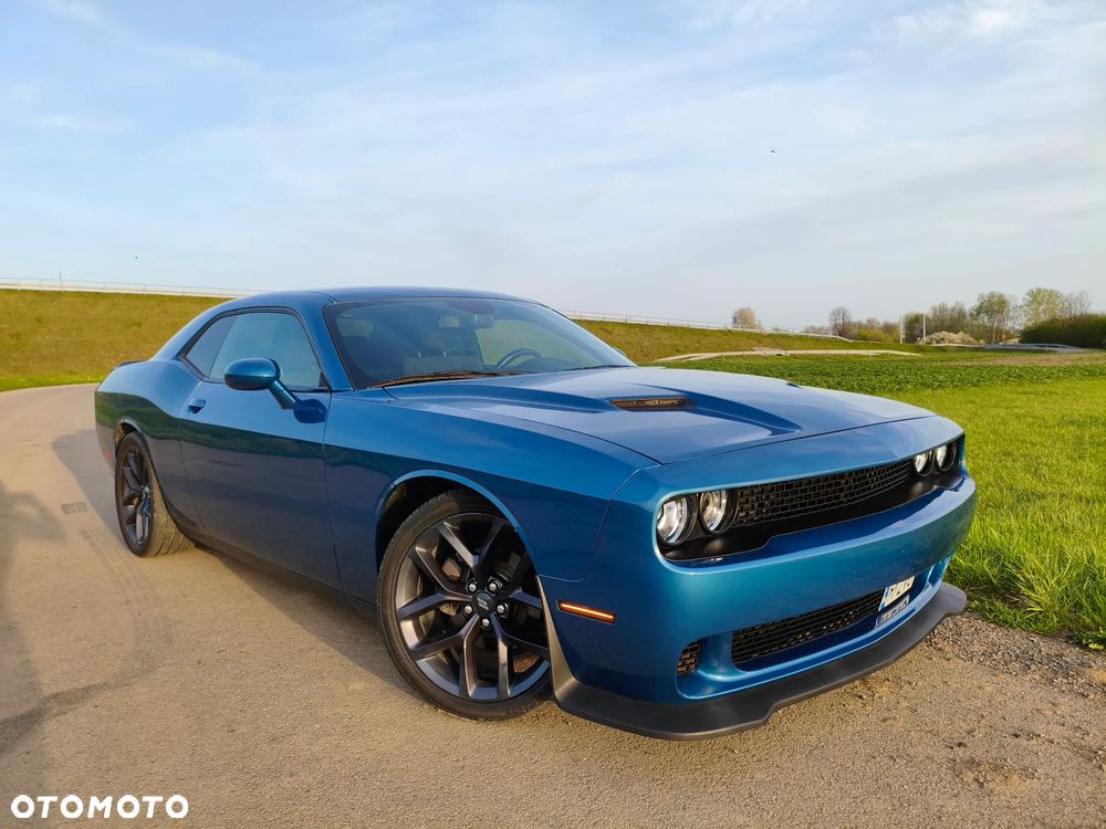 Dodge Challenger - 2