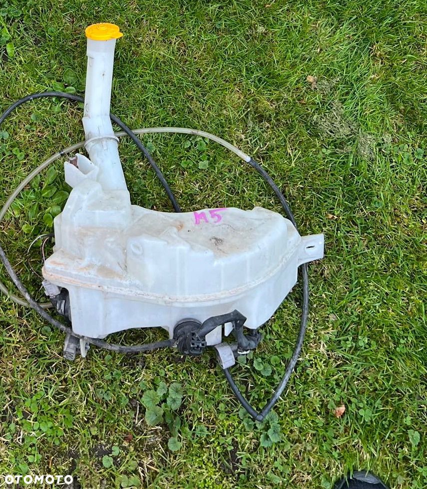 Mazda 2 DY DE DJ 3 BK BL BPBM 5 CR CW 6 gg Gy GH GJ GL cx-3 cx-30 cx-5 cx-7  zbiornik spryskiwaczy spryskiwacz zwykły xenon czujnik pompka zatyczka wężyki wszystkie Czesci - 25