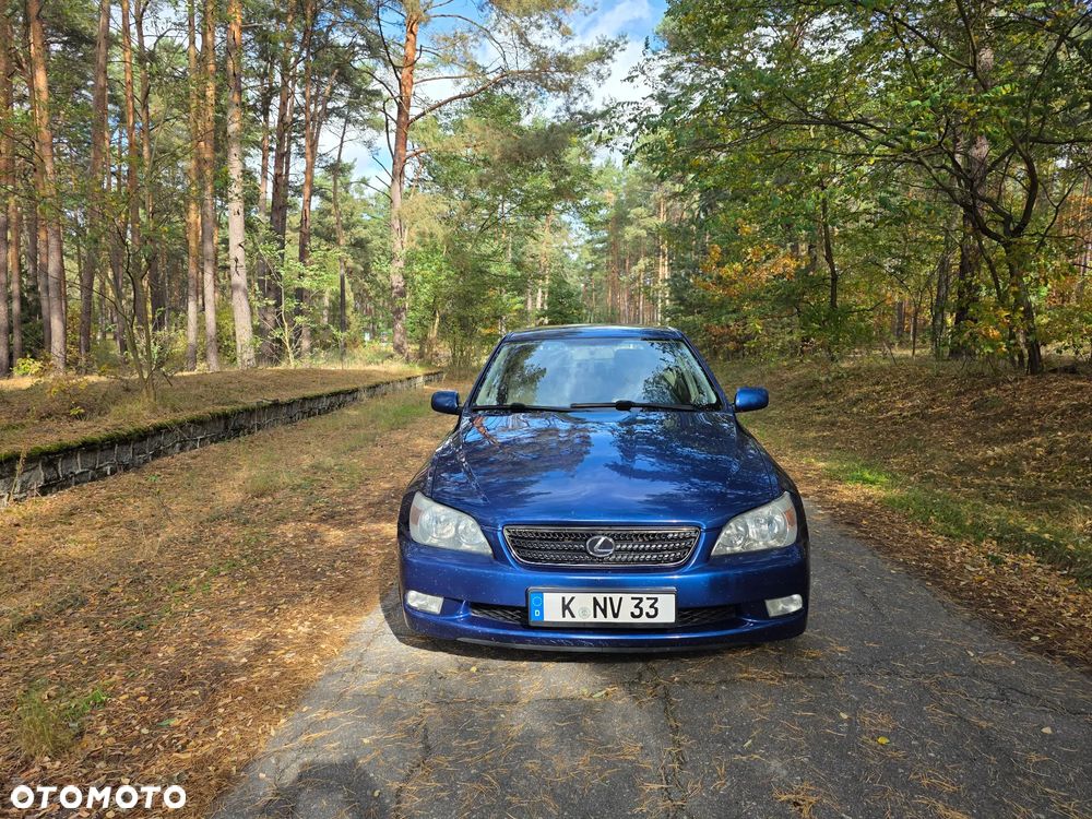 Lexus IS - 16