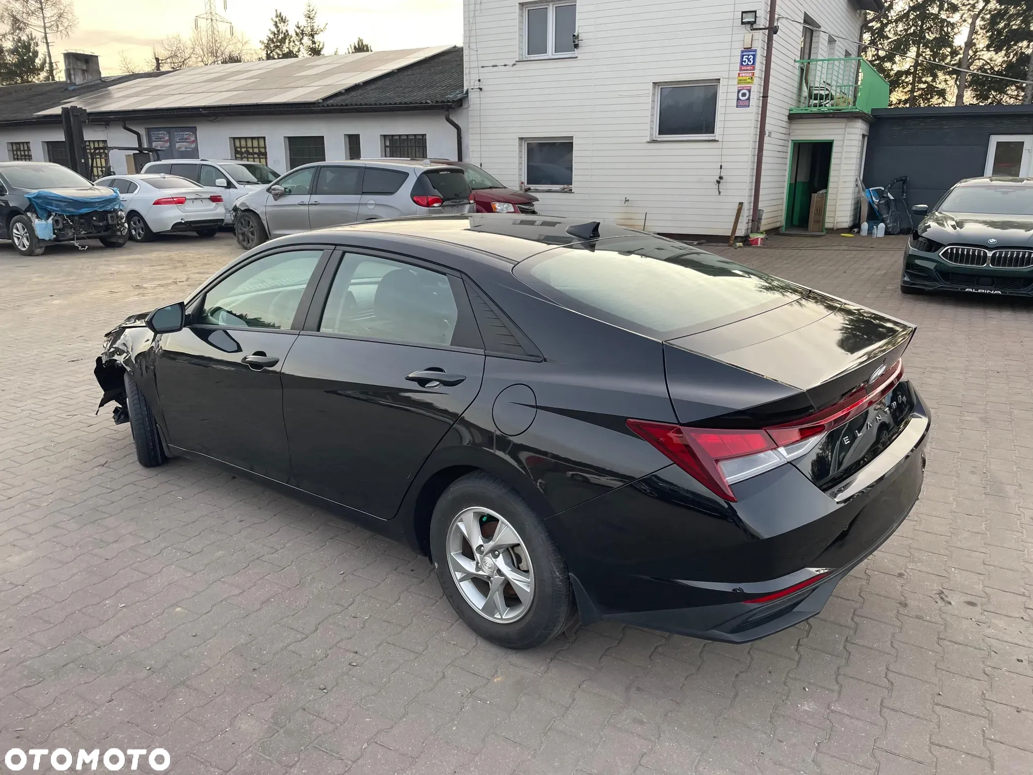 Hyundai Elantra - 2
