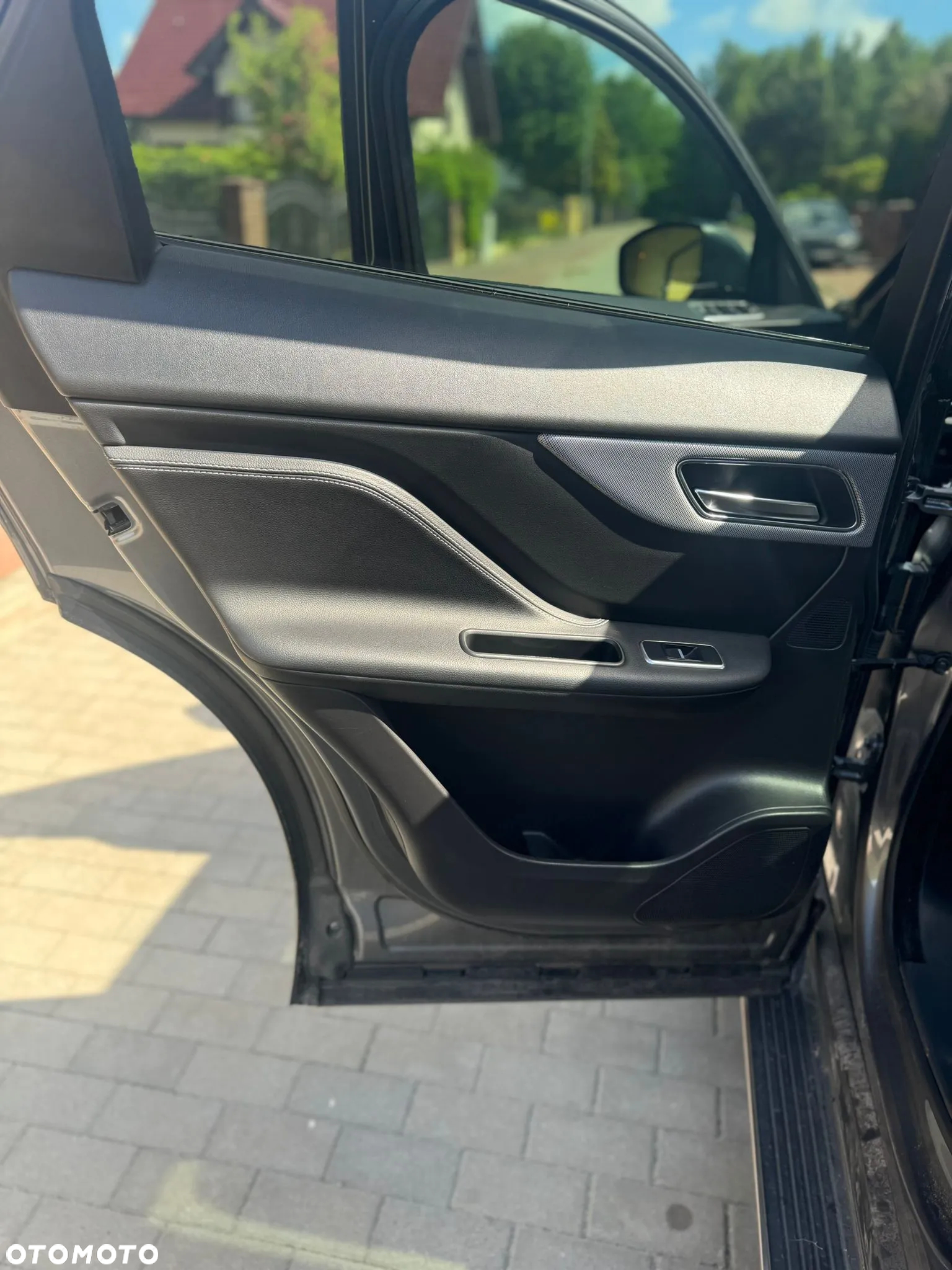 Jaguar F-Pace 3.0 V6 AWD S - 26