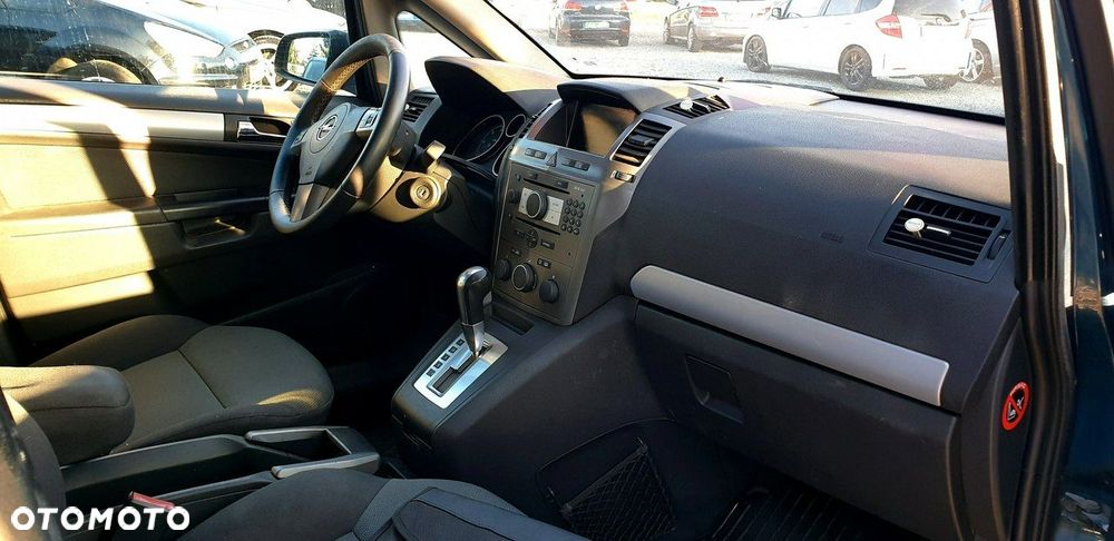 Opel Zafira - 10