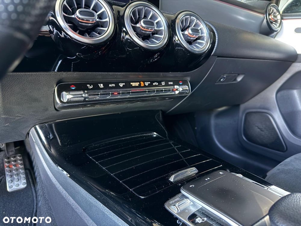 Mercedes-Benz Klasa A 200 AMG Line 7G-DCT - 18
