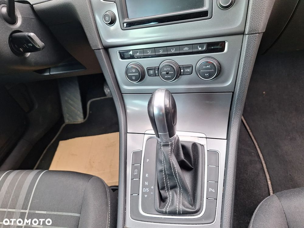 Volkswagen Golf - 19