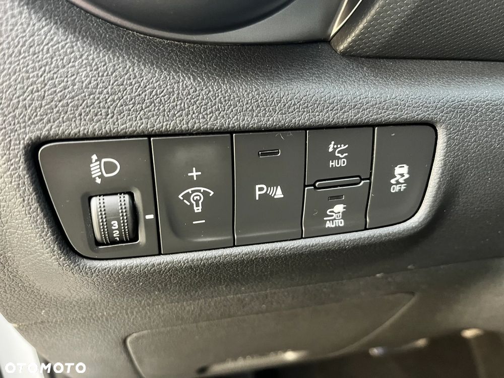 Hyundai Kona 64kWh Platinum - 25
