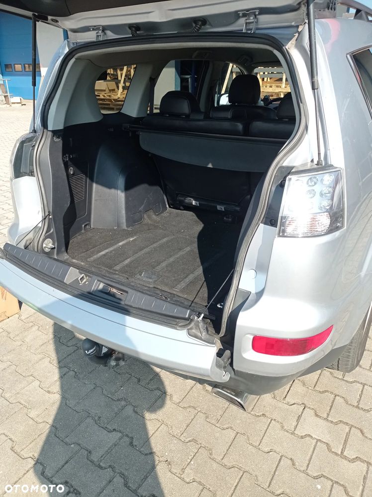 Mitsubishi Outlander 2.0 Intense NAVI 2WD EU5 - 26
