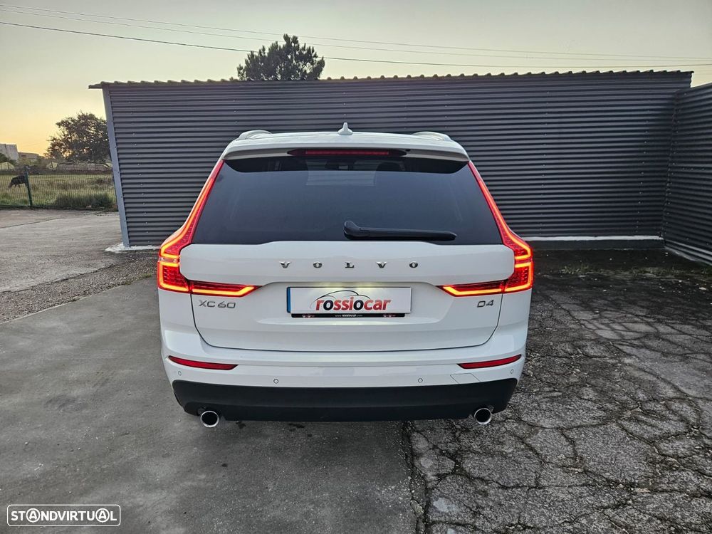 Volvo XC 60 2.0 D4 Momentum - 11