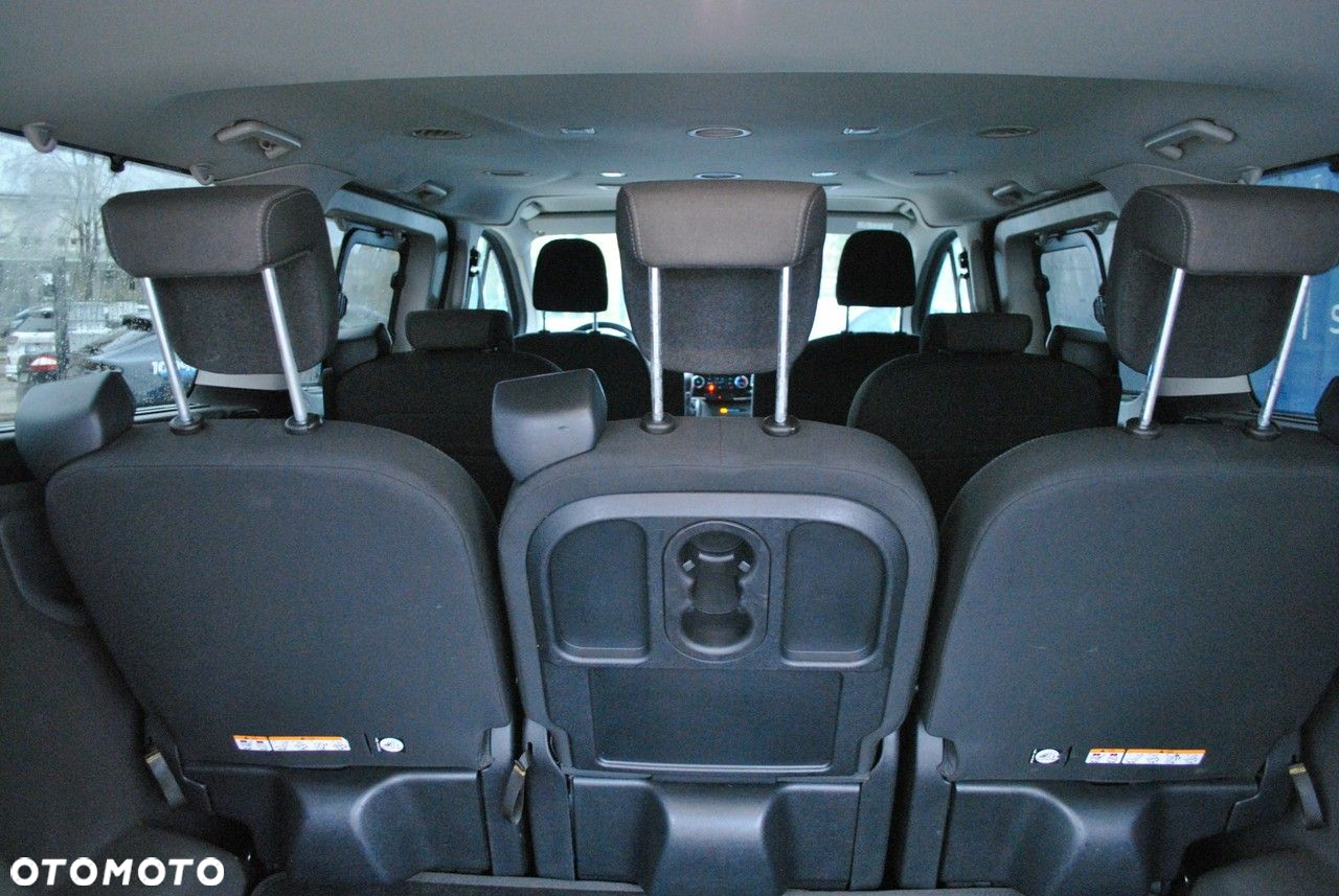 Ford Tourneo Custom - 12