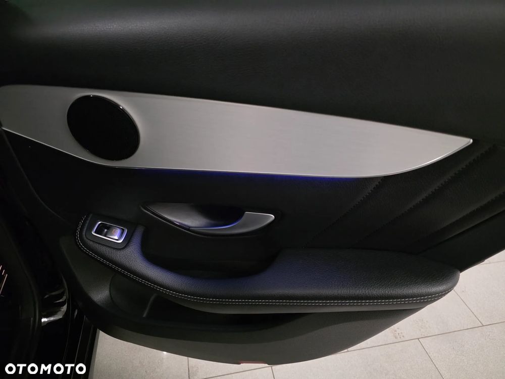 Mercedes-Benz GLC 300 de 4Matic 9G-TRONIC AMG Line Plus - 25