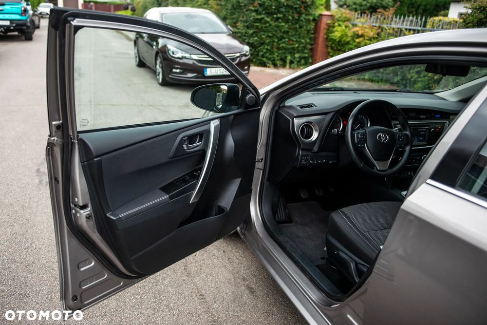 Toyota Auris 1.6 Valvematic Edition - 17