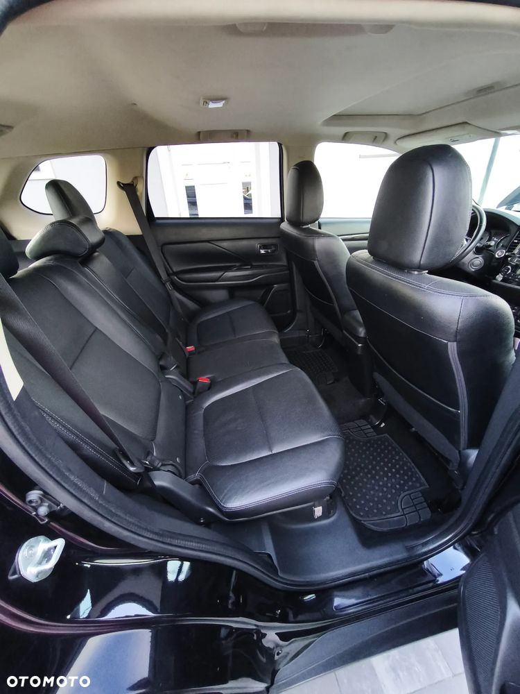 Mitsubishi Outlander - 9