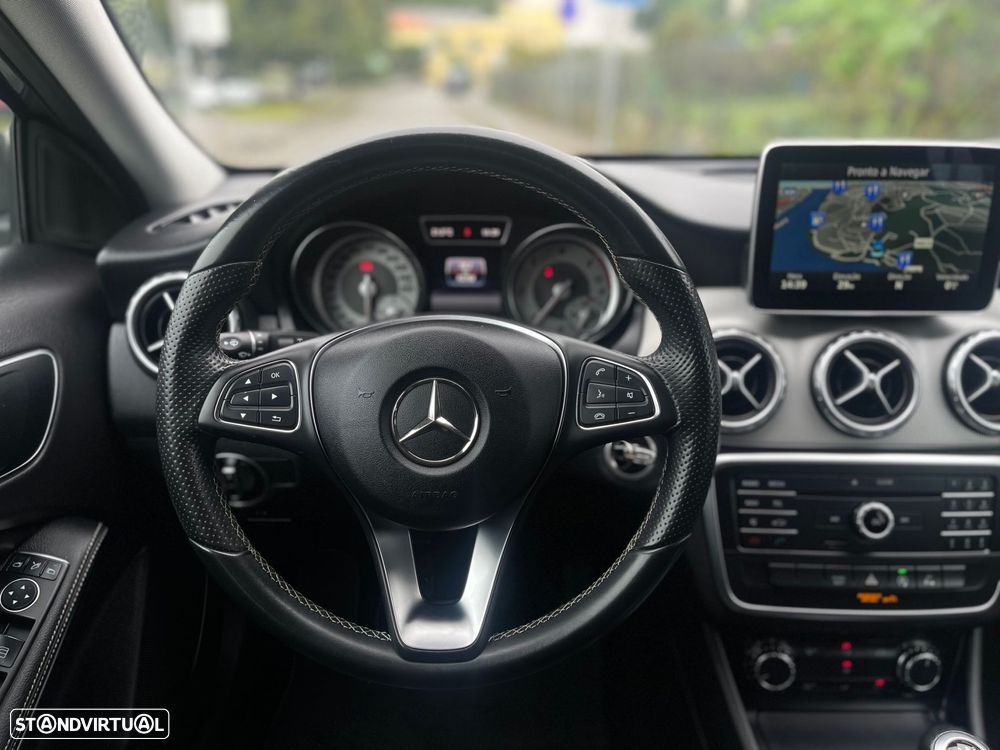 Mercedes-Benz GLA 180 - 16