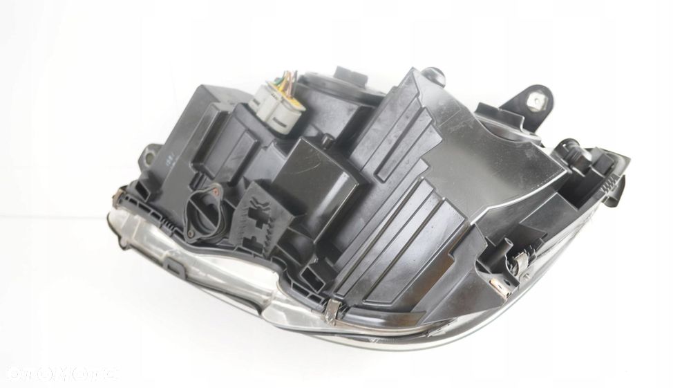 LAMPA PRAWY PRZÓD MERCEDES W204 LIFT 11-14R - 3
