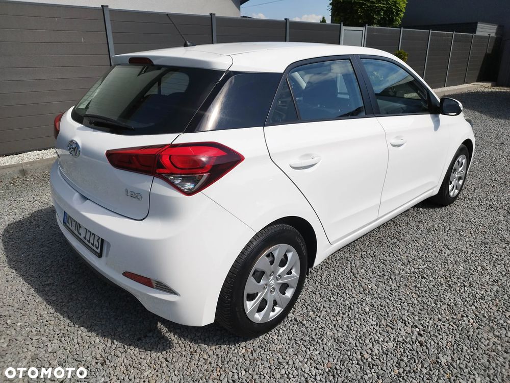 Hyundai i20 blue 1.2 Classic - 9