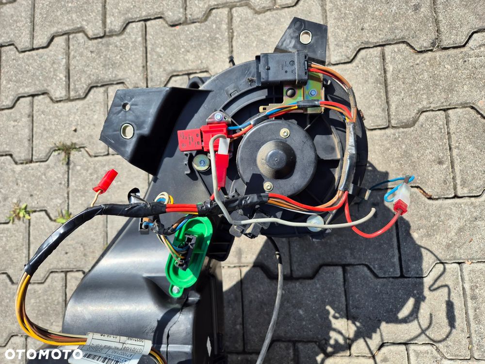 NAGRZEWNICA WENTYLATOR KABINY IVECO DAILY III 99-06r. - 2