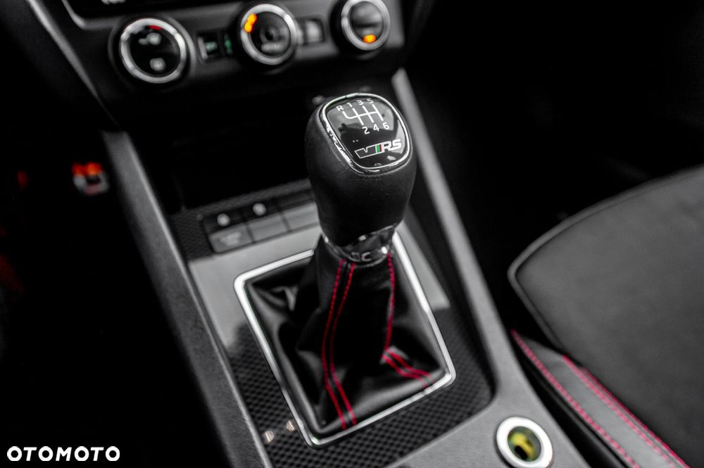 Skoda Octavia 2.0 TSI RS - 31