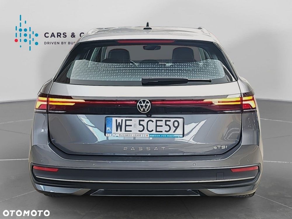 Volkswagen Passat - 25