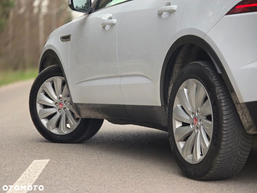 Jaguar E-Pace P250 AWD R-Dynamic - 36