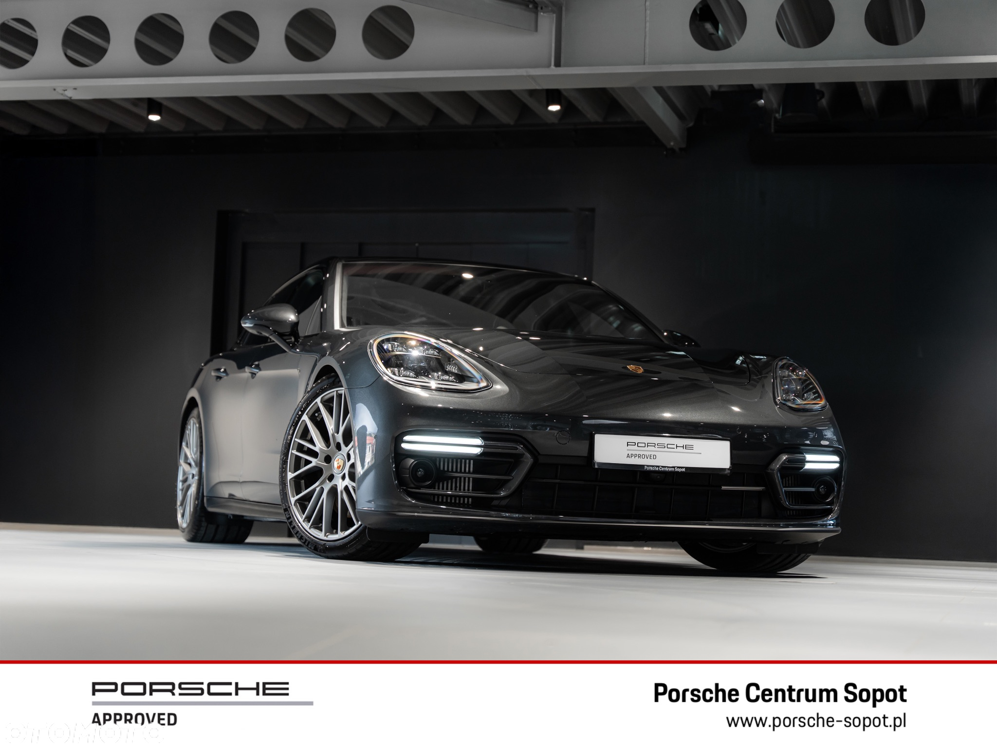 Porsche Panamera GTS Sport Turismo - 13