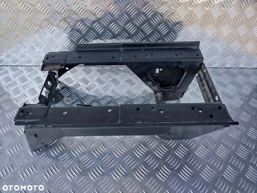 PODSTAWA FOTELA LEWA SCANIA STREAMLINE - 3