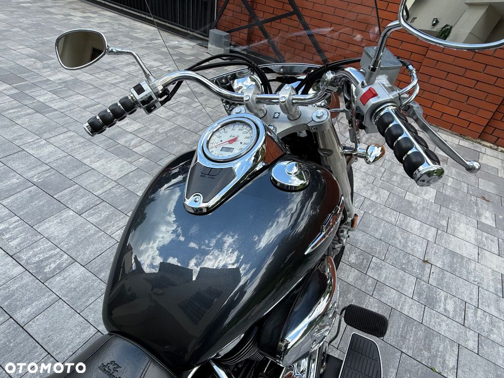 Suzuki VL 800 Volusia - Boulevard C50 - 24