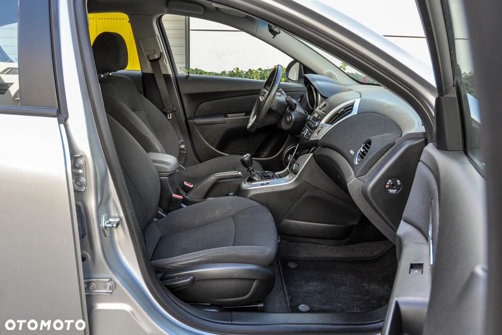 Chevrolet Cruze - 11