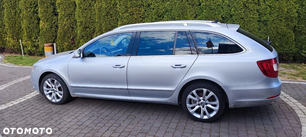 Skoda Superb 2.0 TDI DSG Ambition - 10