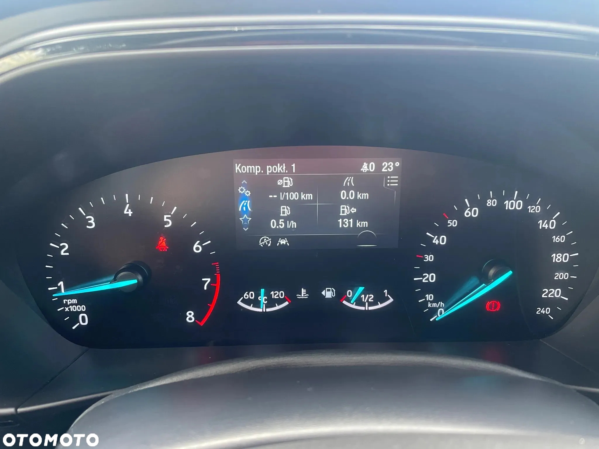 Ford Focus 1.0 EcoBoost Hybrid ST-LINE - 8