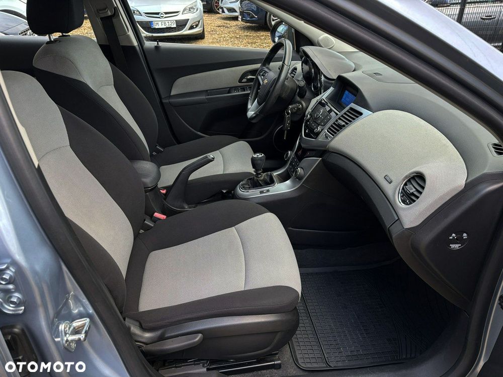 Chevrolet Cruze 2.0 D LT+ - 29