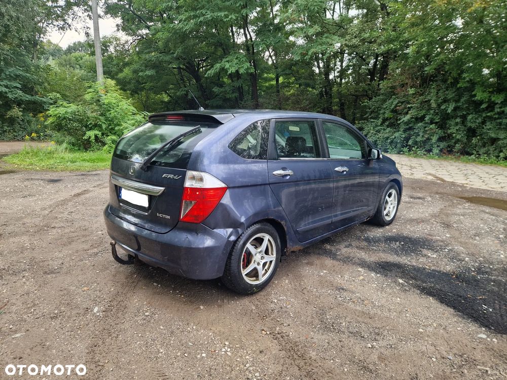 Na części Honda FR-V (BE) silnik 2.2 16v i-CTDi 140 KM N22A1 lakier NH684P skrzynia maska zderzak drzwi klapa szyba fotel kanapa lusterko lampa deska GWARANCJA !!! Przód Tył Zestaw Komplet Drzwi Klapa Zderzak Błotnik Maska Grill Atrapa Szyba Pas Lampa Lusterko Boczki Fotel Kanapa Kokpit Deska Rozdzielcza Przełącznik Włącznik Sterownik Przewody Wiązka Instalacja Moduł Komputer Czujnik Listwa Pompa Alternator Wtryski Głowica Rozrusznik Kompresor Sprzęgło Dwumas Silnik  Skrzynia ABS Klimatyzacji Paliwa Wspomagania Kolektor Turbina Przepustnica Zawór Chłodnica Koło Hak Belka Sanki Zawieszenie Mcpherson Półoś Amortyzator Wydech Tłumik Zacisk Most - 4