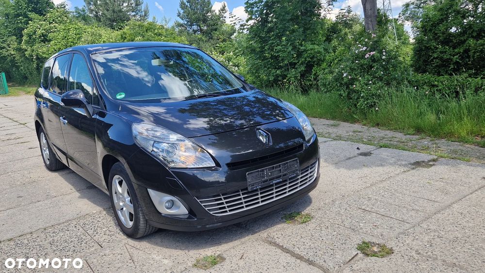 Renault Grand Scenic - 26