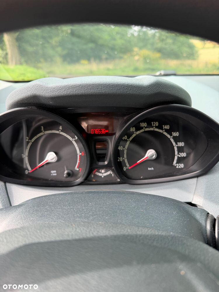 Ford Fiesta 1.25 Trend - 10