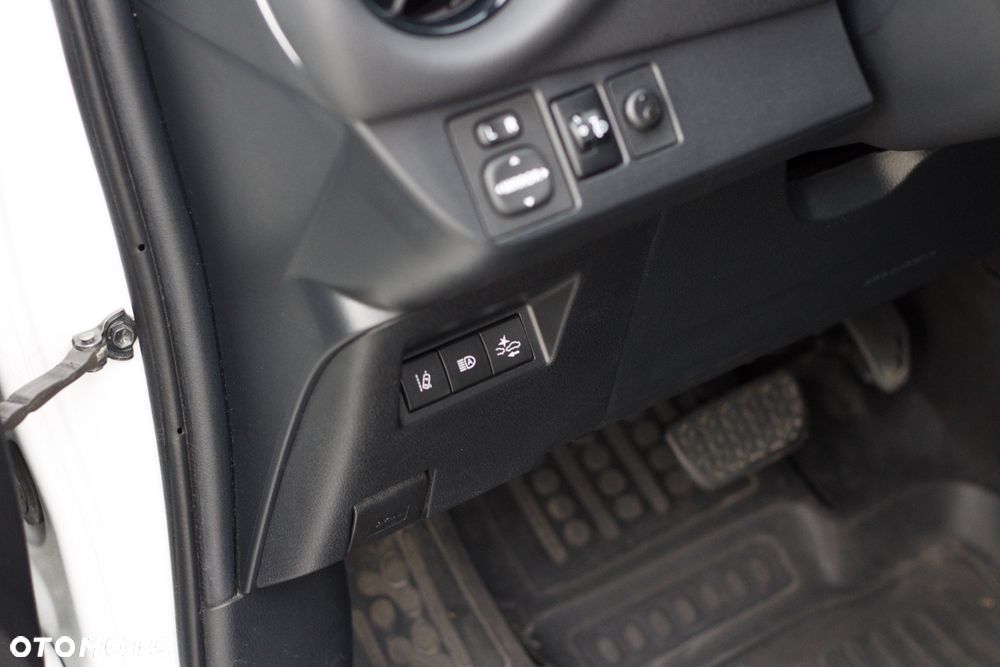 Toyota Yaris Hybrid 100 Selection Pure - 20
