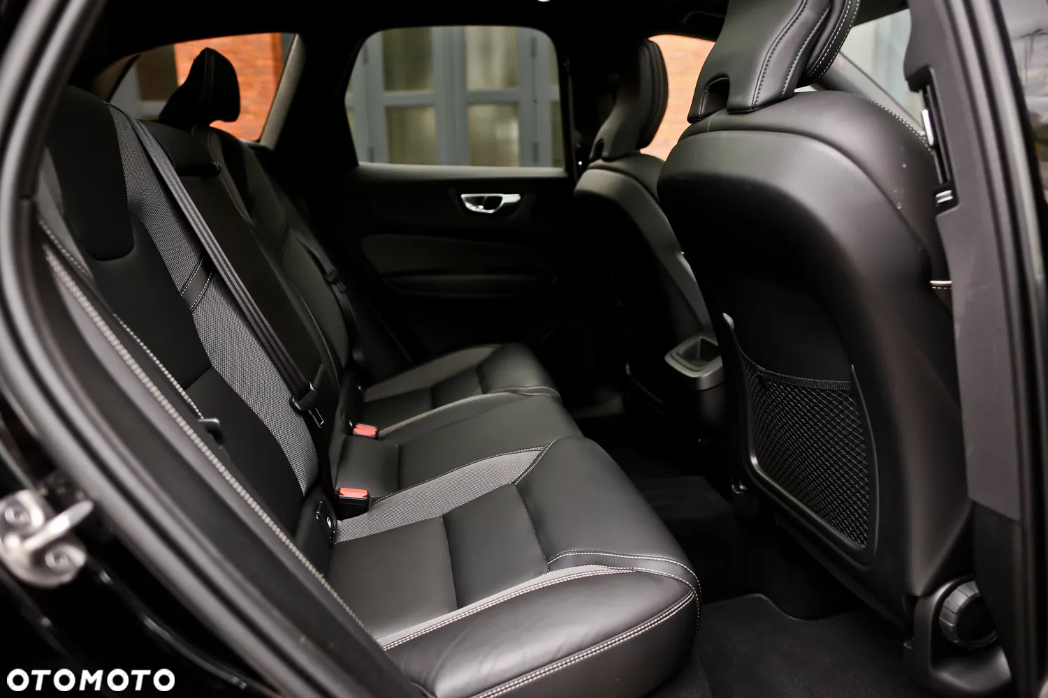 Volvo XC 60 B4 D AWD Geartronic RDesign - 26