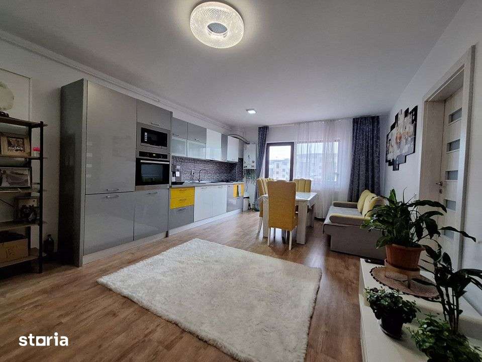 Apartament cu 3 camere, balcon, zona Stejarului — fotografia 1