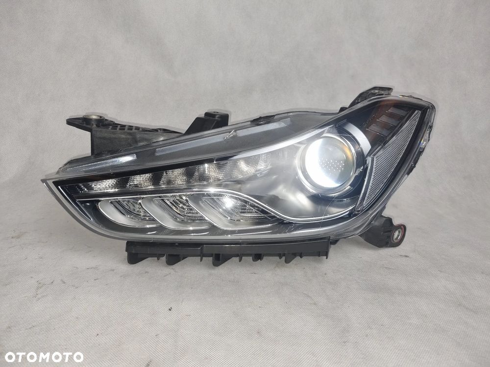 MASERATI GHIBLI-LAMPA PRZEDNIA PRZÓD FULL LED ST - 10