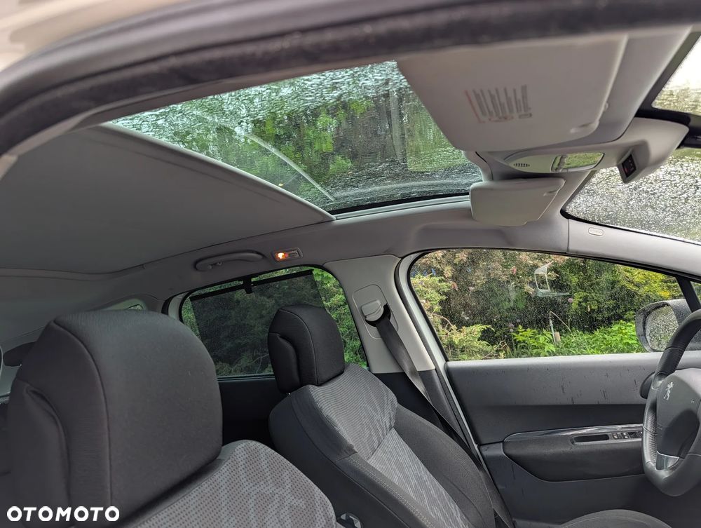 Peugeot 3008 1.6 HDi Premium - 8