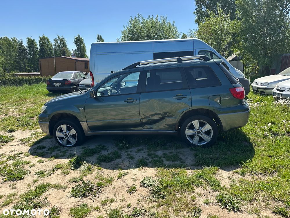 Mitsubishi Outlander 2.0 4WD Invite - 24