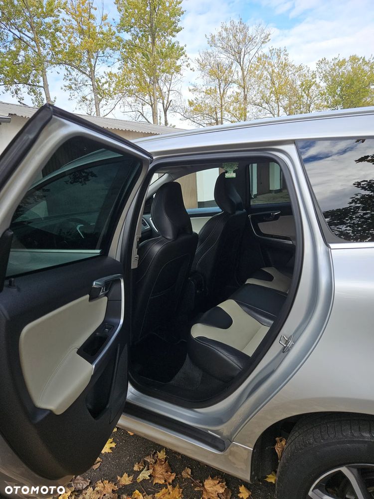 Volvo XC 60 D5 AWD Summum - 8