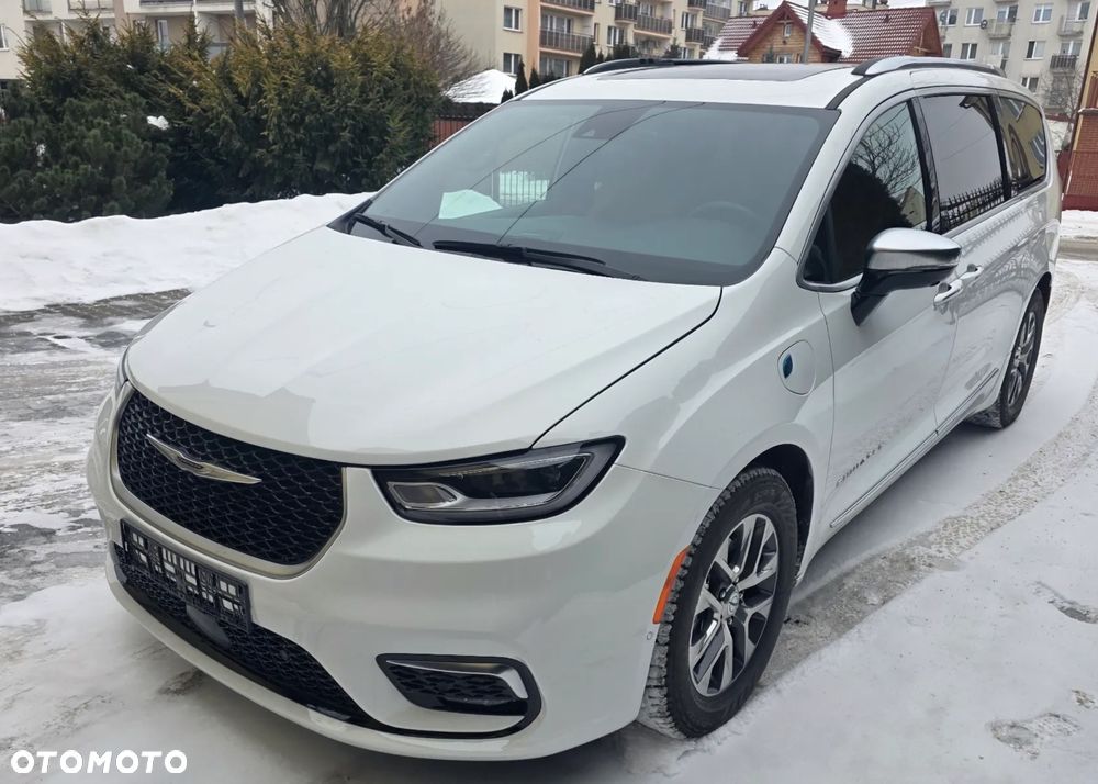 Chrysler Pacifica - 3