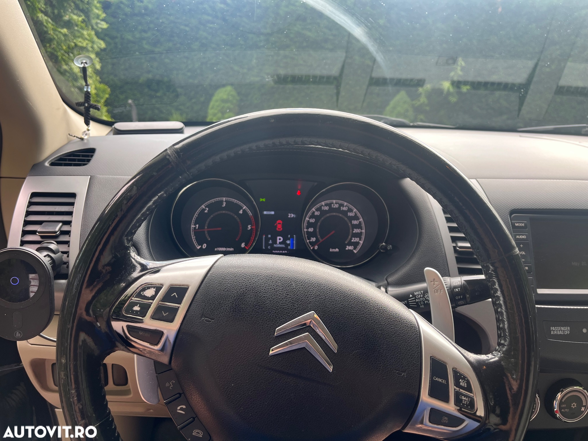 Citroën C-Crosser 2.2 HDI Confort Aut. - 11