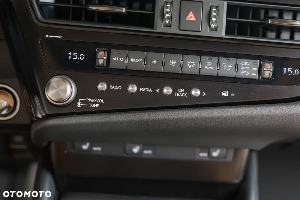 Lexus ES - 15
