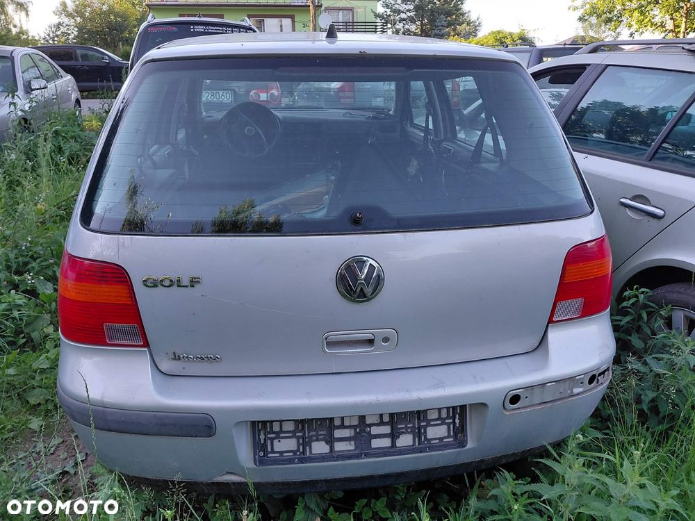 części VW VOLKSWAGEN GOLF IV hatchback 5 drzwi 1999r. 1.4 16V KLAPA TYŁ - 1